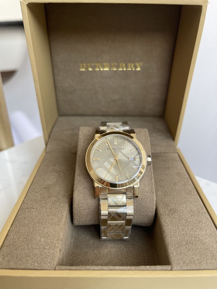 Burberry The City Gold Dial Gold Steel Strap Watch for Women - BU9145