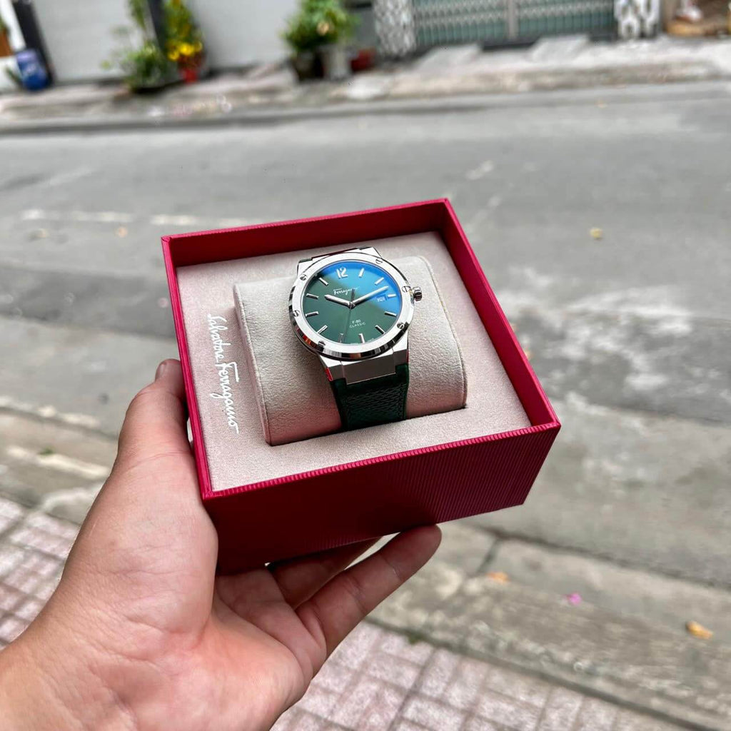 Salvatore Ferragamo F-80 Classic Green Dial Green Leather Strap Watch for Men - SFDT00119